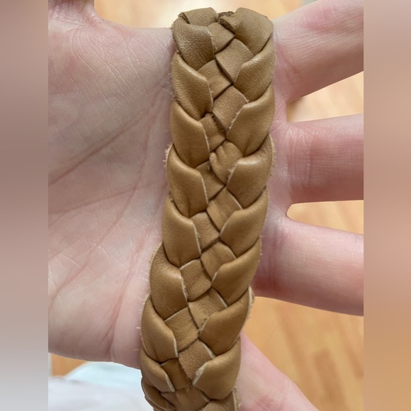 Ombré Crocheted Crossbody Bag with Fringe - Picture 4 of 8